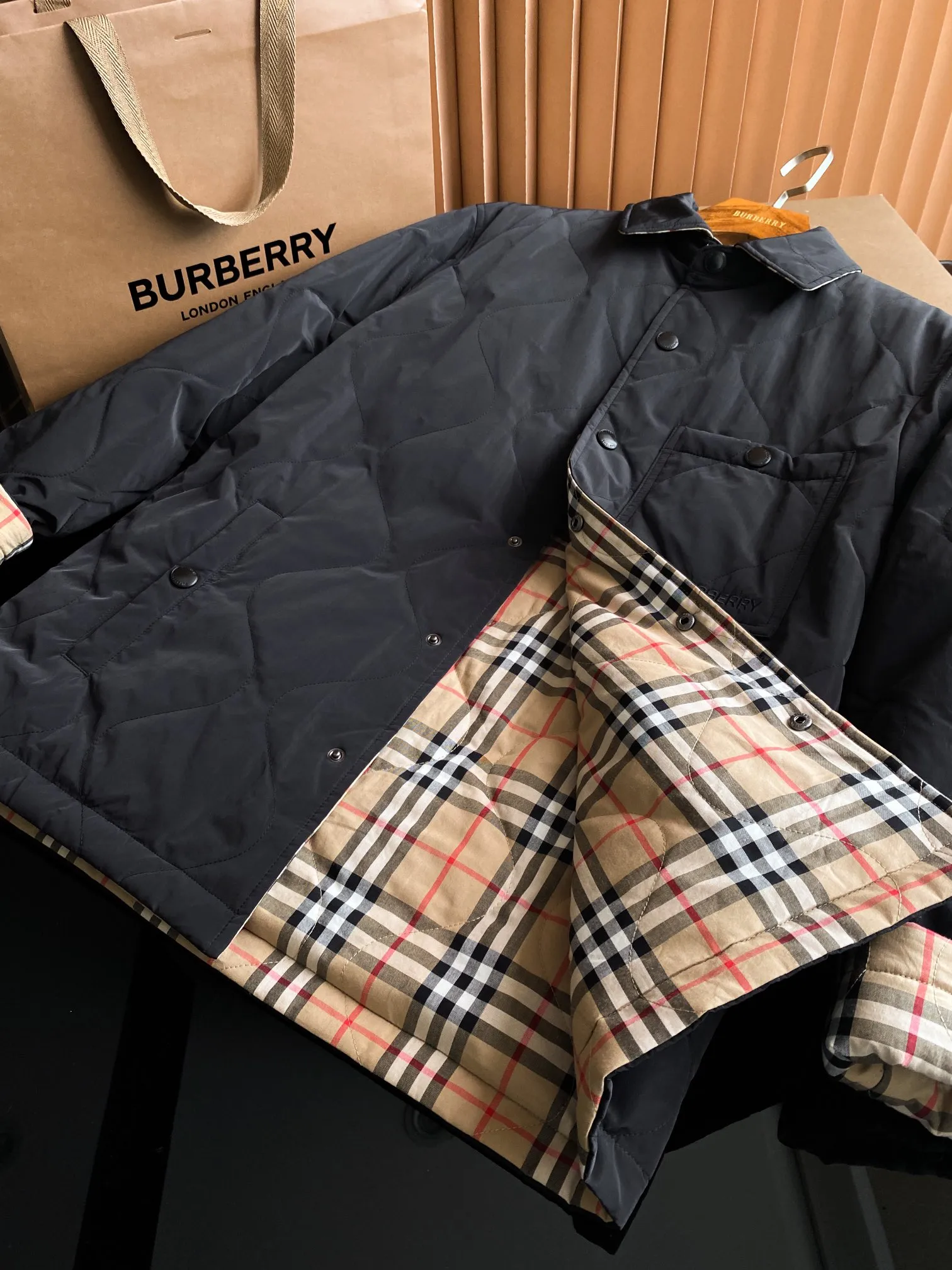 bur burberry🔥Hot Sale 🅱️ Vintage ， Retro ， Retro ， ，Black ， Premium ， Breathable ， ， ，✅ logo ， 。 ， Quality。 ！ ， ！🐍Sizes：S-XXL
